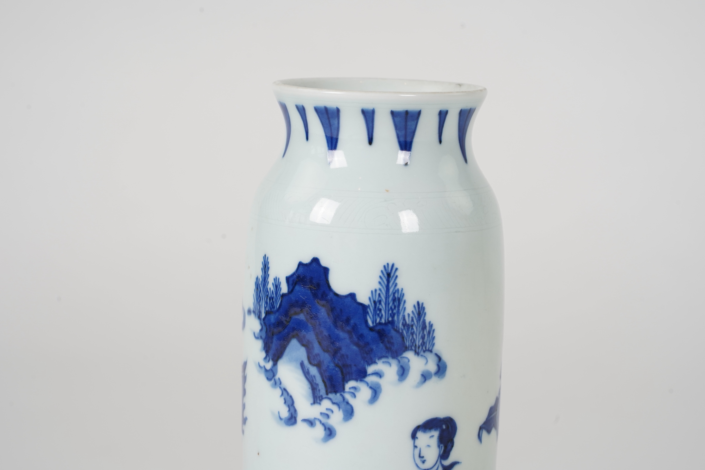 A small Chinese blue and white ‘figures in garden’ rolwagen vase, possibly Chongzhen period (1627-1644)
